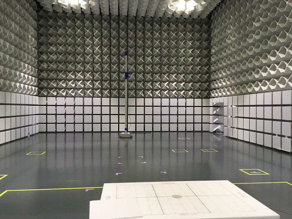 Semi anechoic chamber for Radio Frequency Field Emission